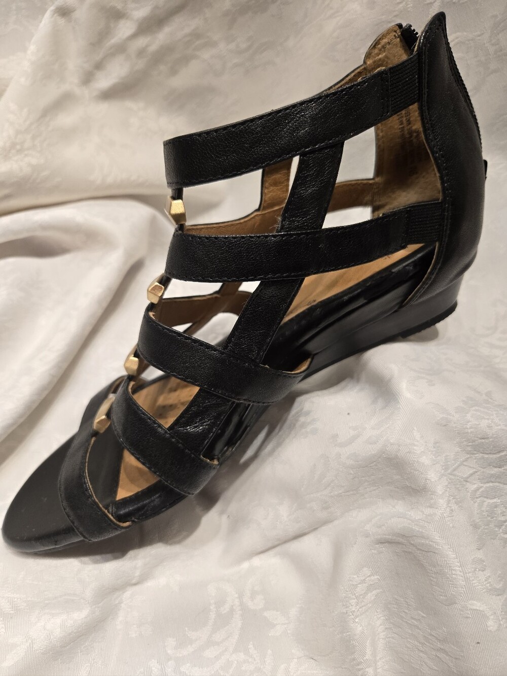 Women's Black Gold Strappy Gen. Leather Wedge Sandals - Sleek Gladiator Style 9M